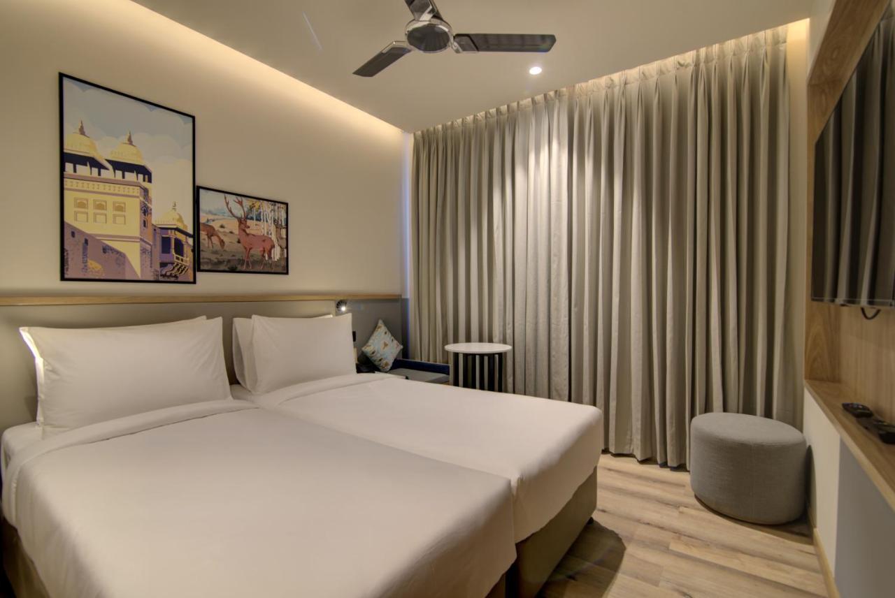 7 Apple Hotel Pratap Nagar, Jaipur Exteriör bild