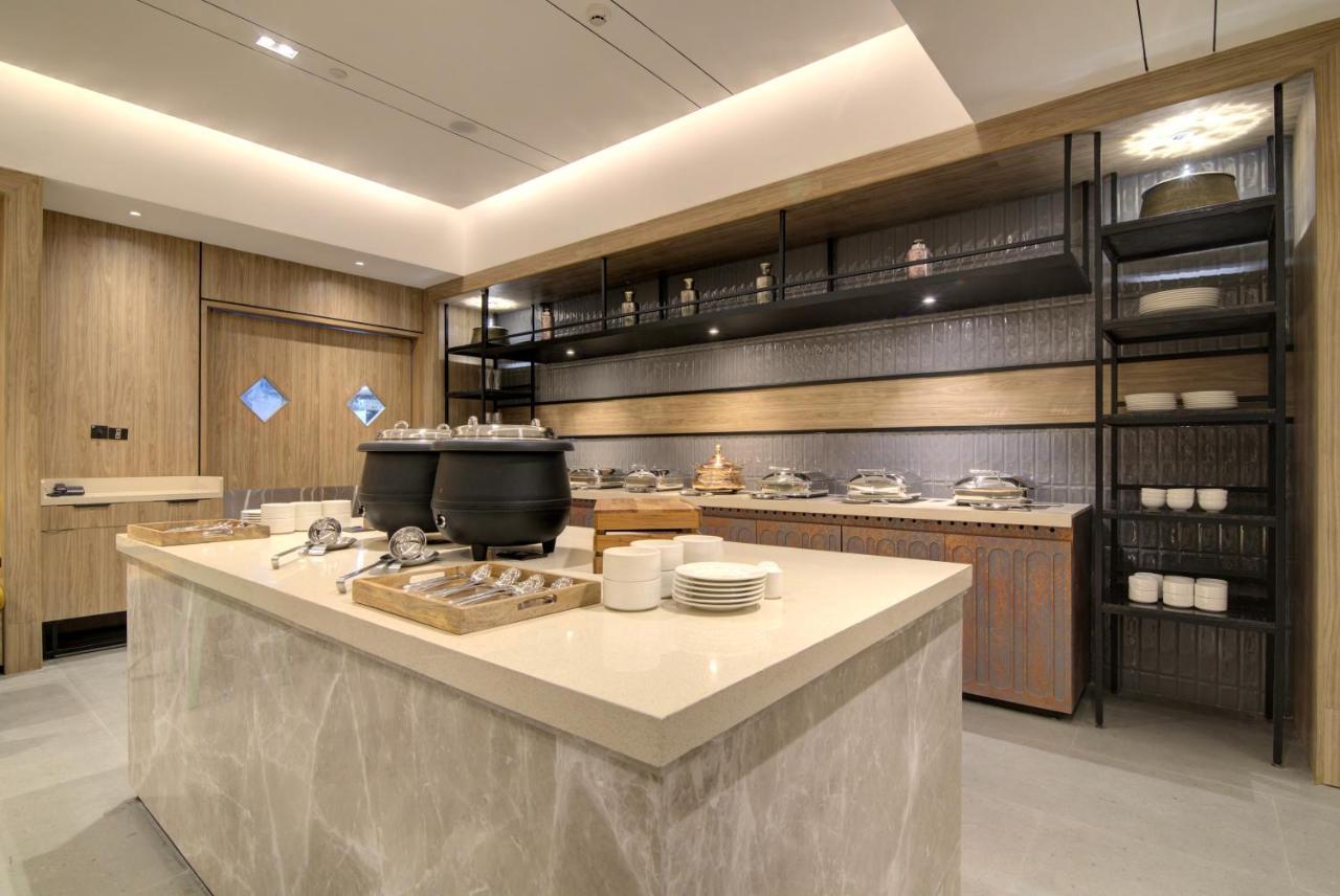 7 Apple Hotel Pratap Nagar, Jaipur Exteriör bild