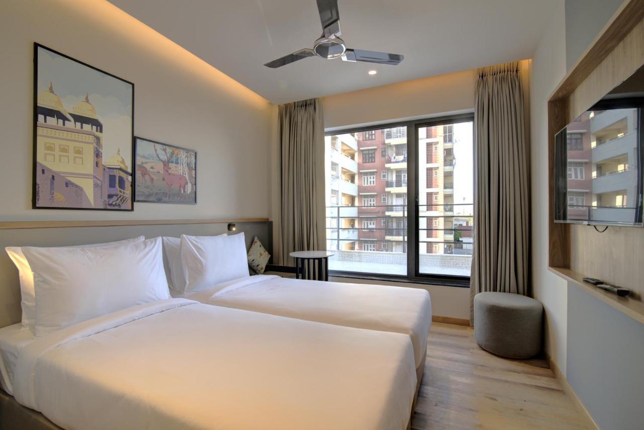 7 Apple Hotel Pratap Nagar, Jaipur Exteriör bild
