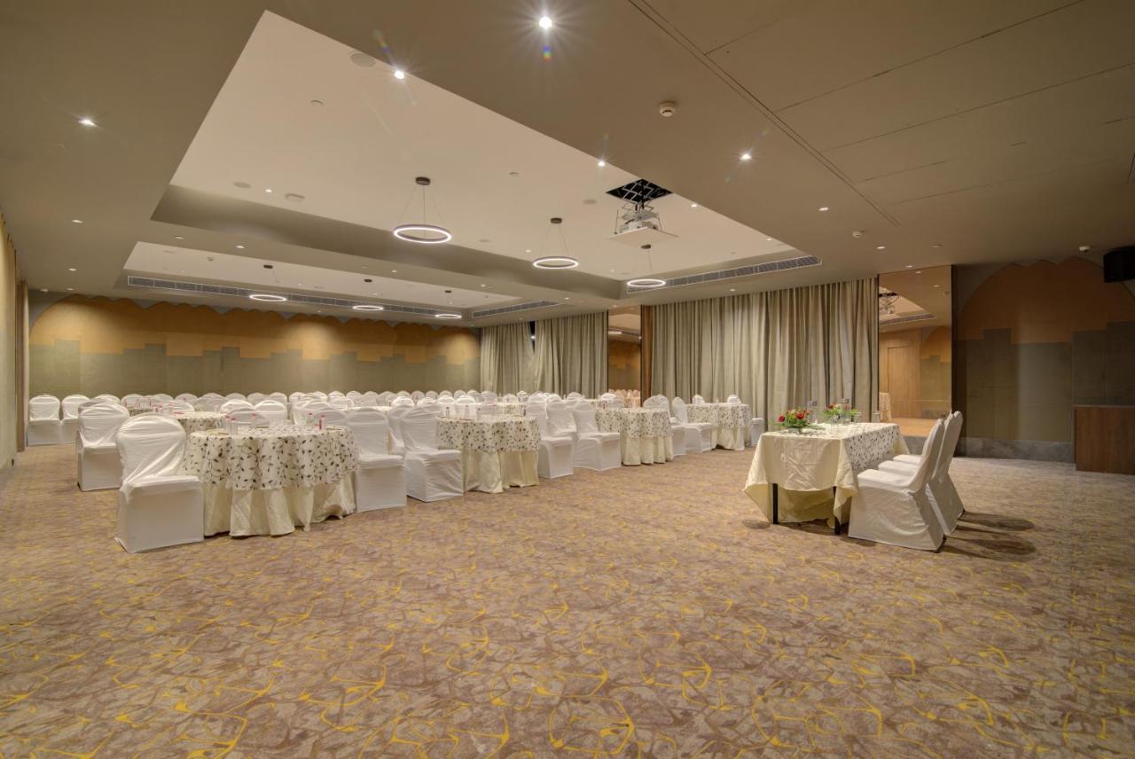 7 Apple Hotel Pratap Nagar, Jaipur Exteriör bild
