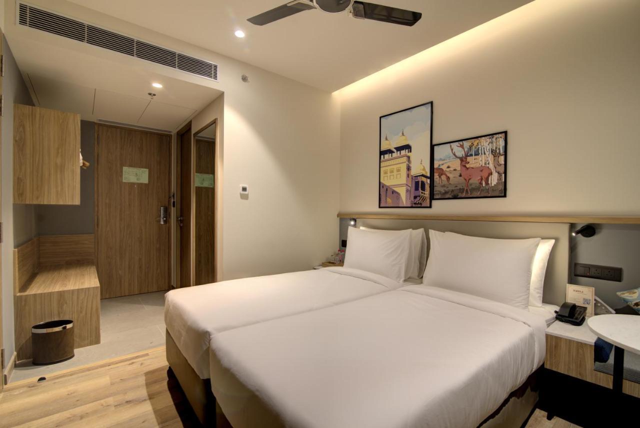 7 Apple Hotel Pratap Nagar, Jaipur Exteriör bild