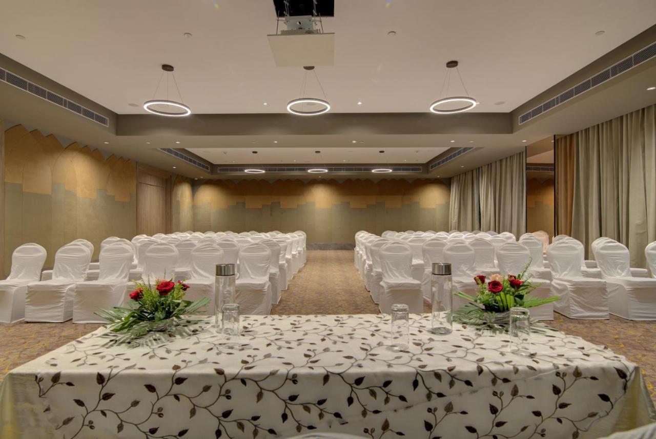 7 Apple Hotel Pratap Nagar, Jaipur Exteriör bild